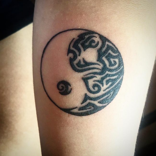 Tatuajes del Yin Yang: el equilibrio entre el bien y el mal 98