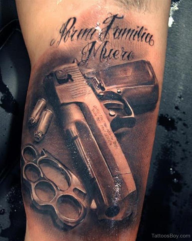 Ideas de Tatuajes de Pistolas: Símbolos de Poder 13
