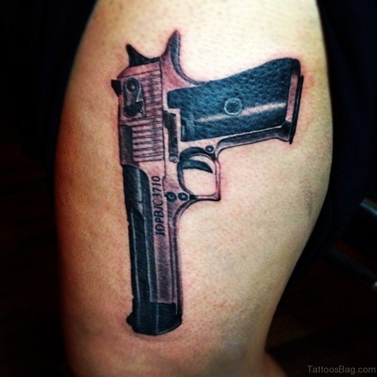 Ideas de Tatuajes de Pistolas: Símbolos de Poder 16