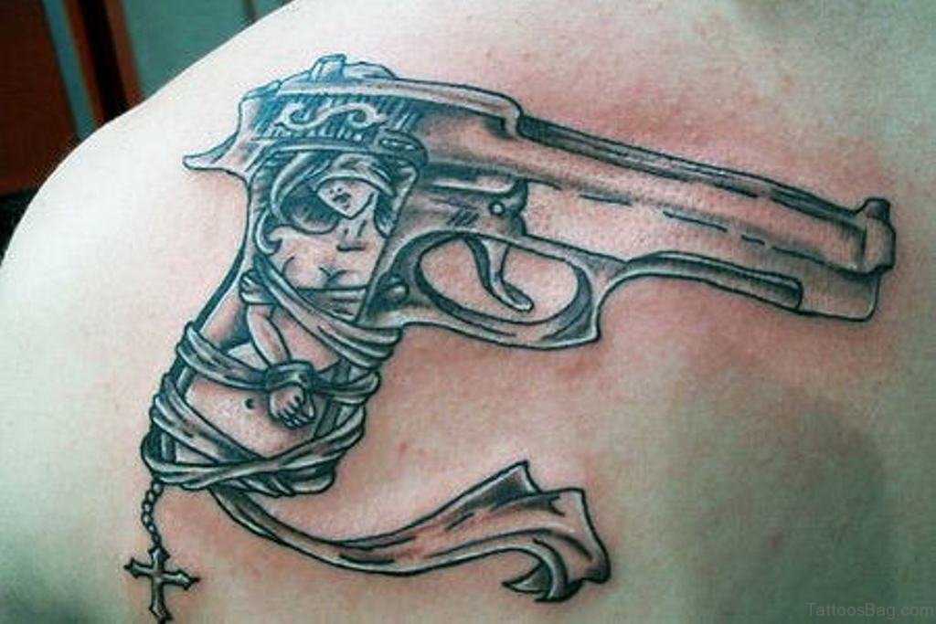 Ideas de Tatuajes de Pistolas: Símbolos de Poder 18