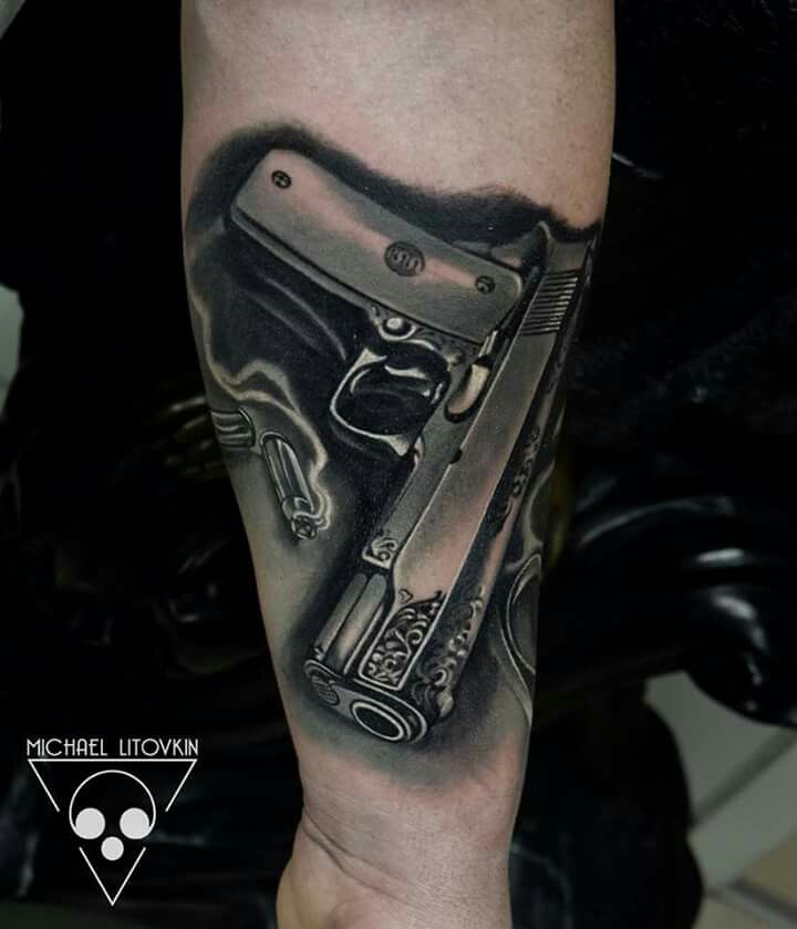 Ideas de Tatuajes de Pistolas: Símbolos de Poder 19 Ideas de Tatuajes de Pistolas: Símbolos de Poder 19