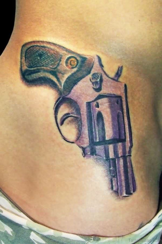 Ideas de Tatuajes de Pistolas: Símbolos de Poder 21