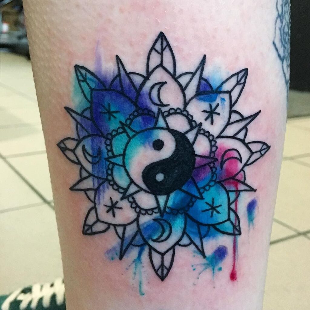 Tatuajes del Yin Yang: el equilibrio entre el bien y el mal 30