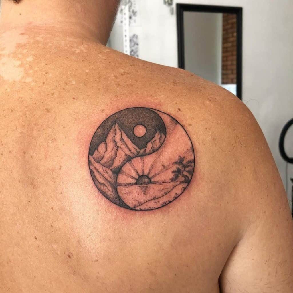 Tatuajes del Yin Yang: el equilibrio entre el bien y el mal 41