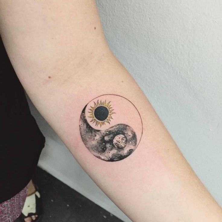 Tatuajes del Yin Yang: el equilibrio entre el bien y el mal 42