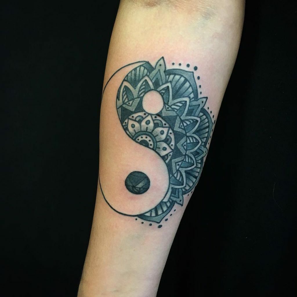 Tatuajes del Yin Yang: el equilibrio entre el bien y el mal 43