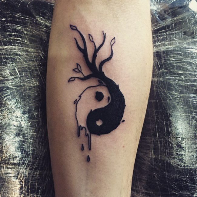 Tatuajes del Yin Yang: el equilibrio entre el bien y el mal 44