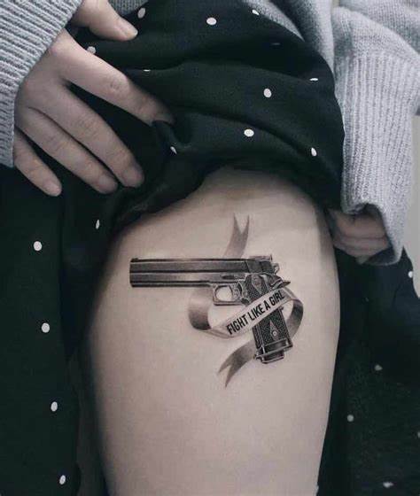 Ideas de Tatuajes de Pistolas: Símbolos de Poder 5