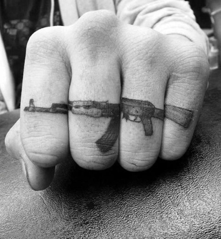Ideas de Tatuajes de Pistolas: Símbolos de Poder 52 Ideas de Tatuajes de Pistolas: Símbolos de Poder 52