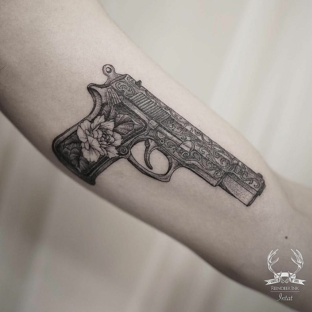 Ideas de Tatuajes de Pistolas: Símbolos de Poder 57 Ideas de Tatuajes de Pistolas: Símbolos de Poder 57