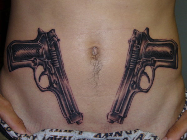 Ideas de Tatuajes de Pistolas: Símbolos de Poder 61