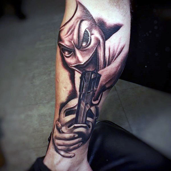 Ideas de Tatuajes de Pistolas: Símbolos de Poder 62