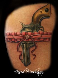 Ideas de Tatuajes de Pistolas: Símbolos de Poder 80