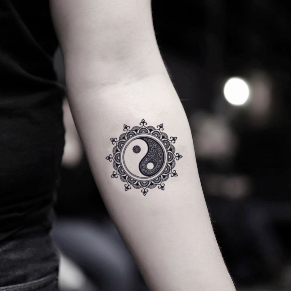 Tatuajes del Yin Yang: el equilibrio entre el bien y el mal 84
