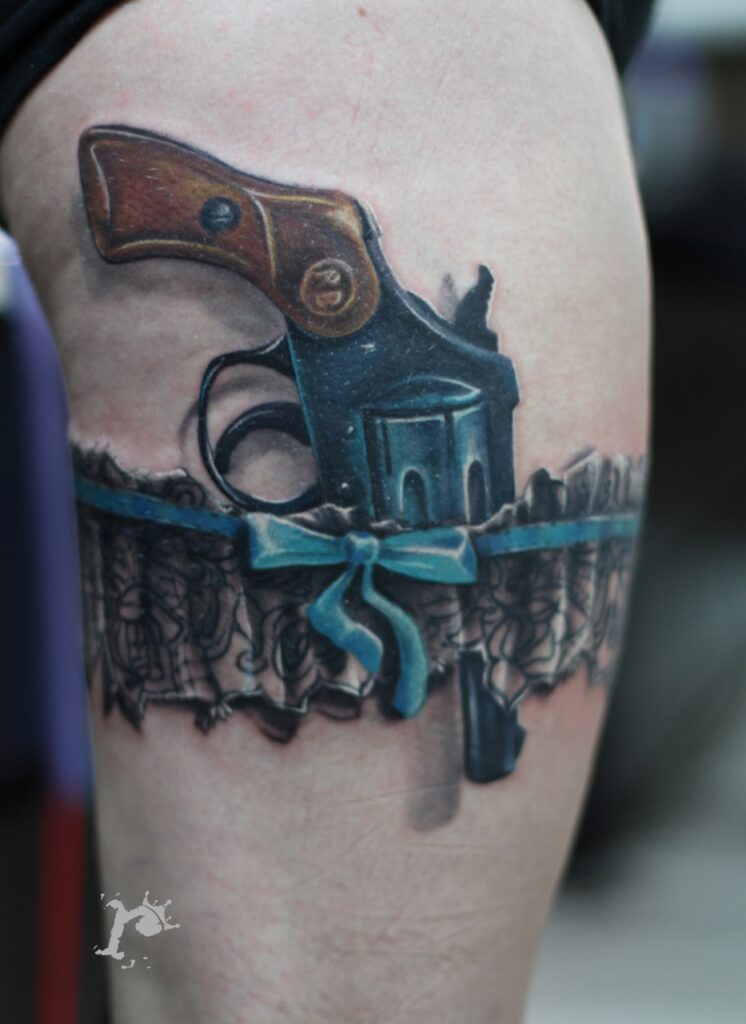 Ideas de Tatuajes de Pistolas: Símbolos de Poder 86 Ideas de Tatuajes de Pistolas: Símbolos de Poder 86