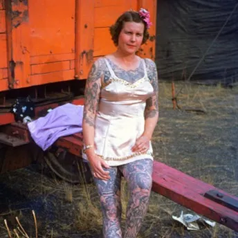 Mujeres que revolucionaron el mundo del tatuaje en pleno siglo XIX 15 Mujeres que revolucionaron el mundo del tatuaje en pleno siglo XIX 15