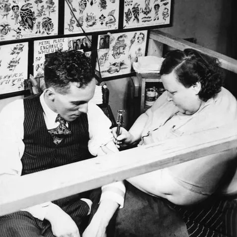 Mujeres que revolucionaron el mundo del tatuaje en pleno siglo XIX 17 Mujeres que revolucionaron el mundo del tatuaje en pleno siglo XIX 17