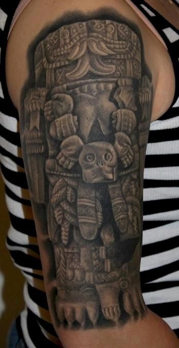 Tatuajes de diosas aztecas: mujeres al poder 23
