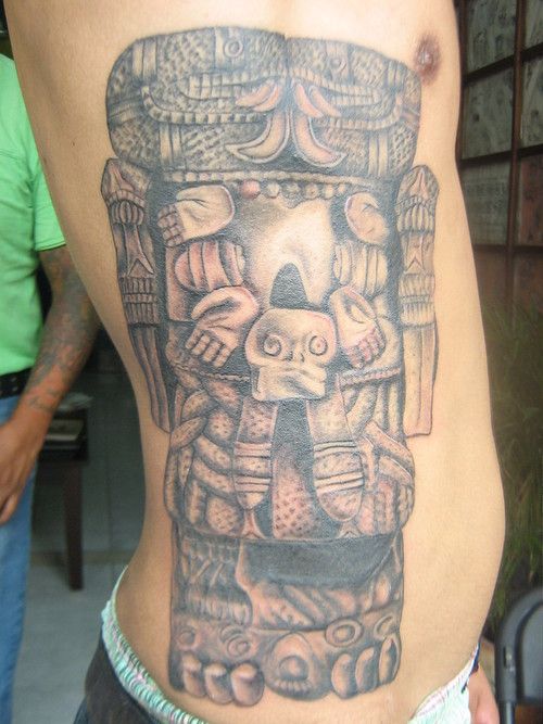 Tatuajes de diosas aztecas: mujeres al poder 25