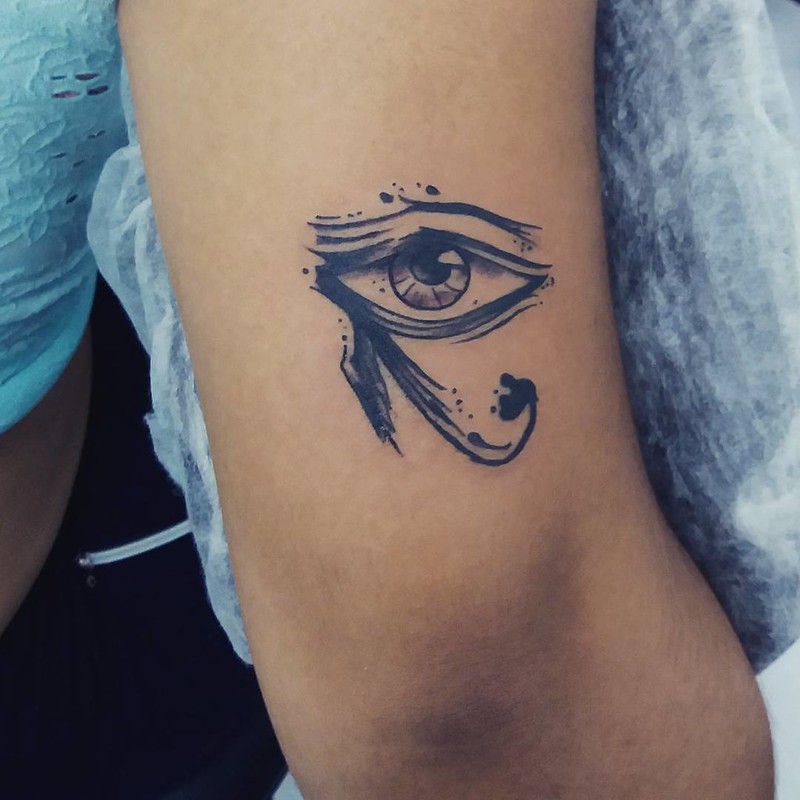 72 Tatuajes del Ojo de Horus: Todo lo ve 21