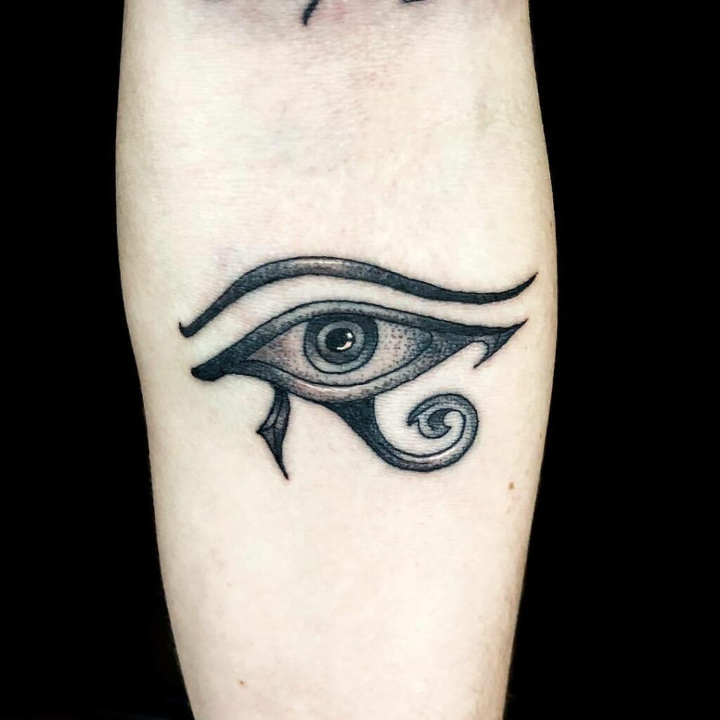 72 Tatuajes del Ojo de Horus: Todo lo ve 4