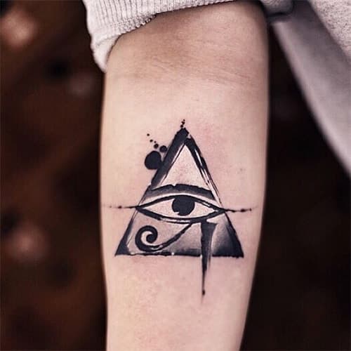 72 Tatuajes del Ojo de Horus: Todo lo ve 36