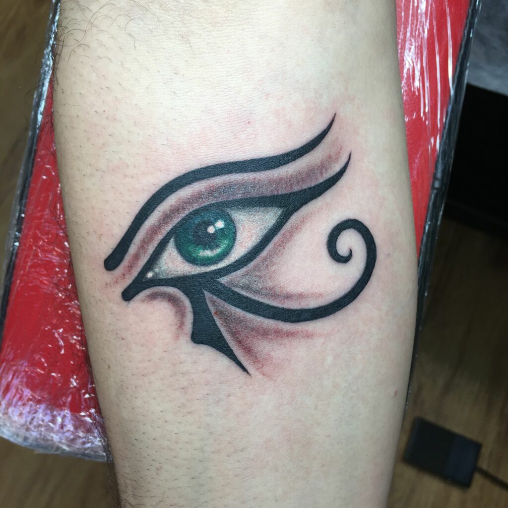 72 Tatuajes del Ojo de Horus: Todo lo ve 6