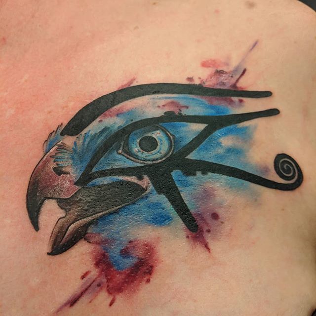 72 Tatuajes del Ojo de Horus: Todo lo ve 50