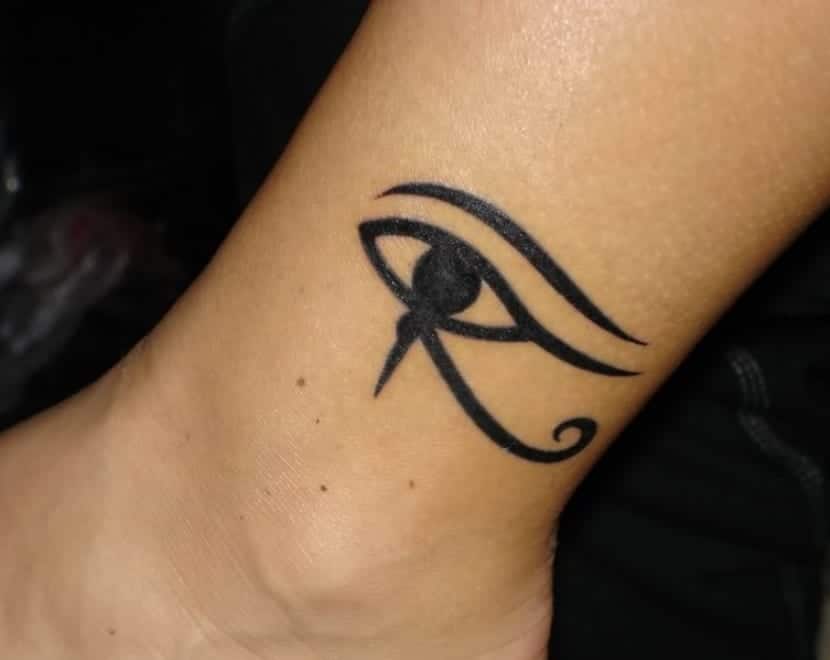 72 Tatuajes del Ojo de Horus: Todo lo ve 9