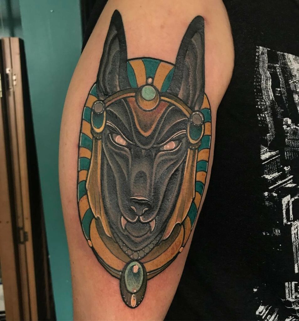 Tatuajes de Anubis: protector de los muertos 13 Tatuajes de Anubis: protector de los muertos 13