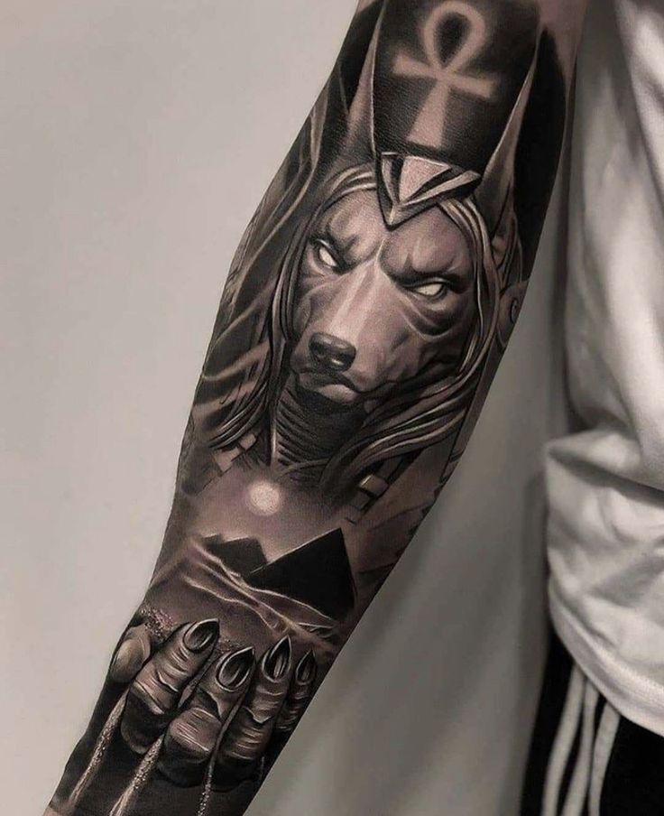 Tatuajes de Anubis: protector de los muertos 14 Tatuajes de Anubis: protector de los muertos 14
