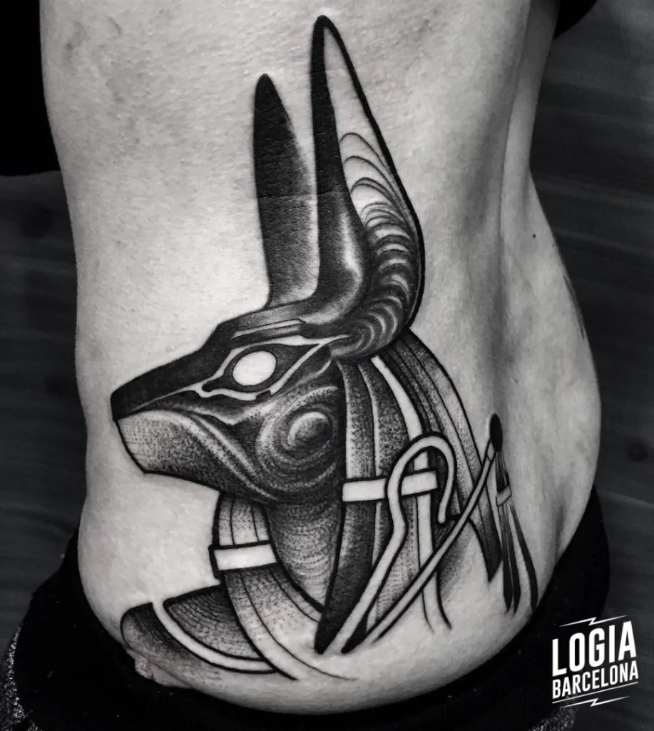 Tatuajes de Anubis: protector de los muertos 22 Tatuajes de Anubis: protector de los muertos 22