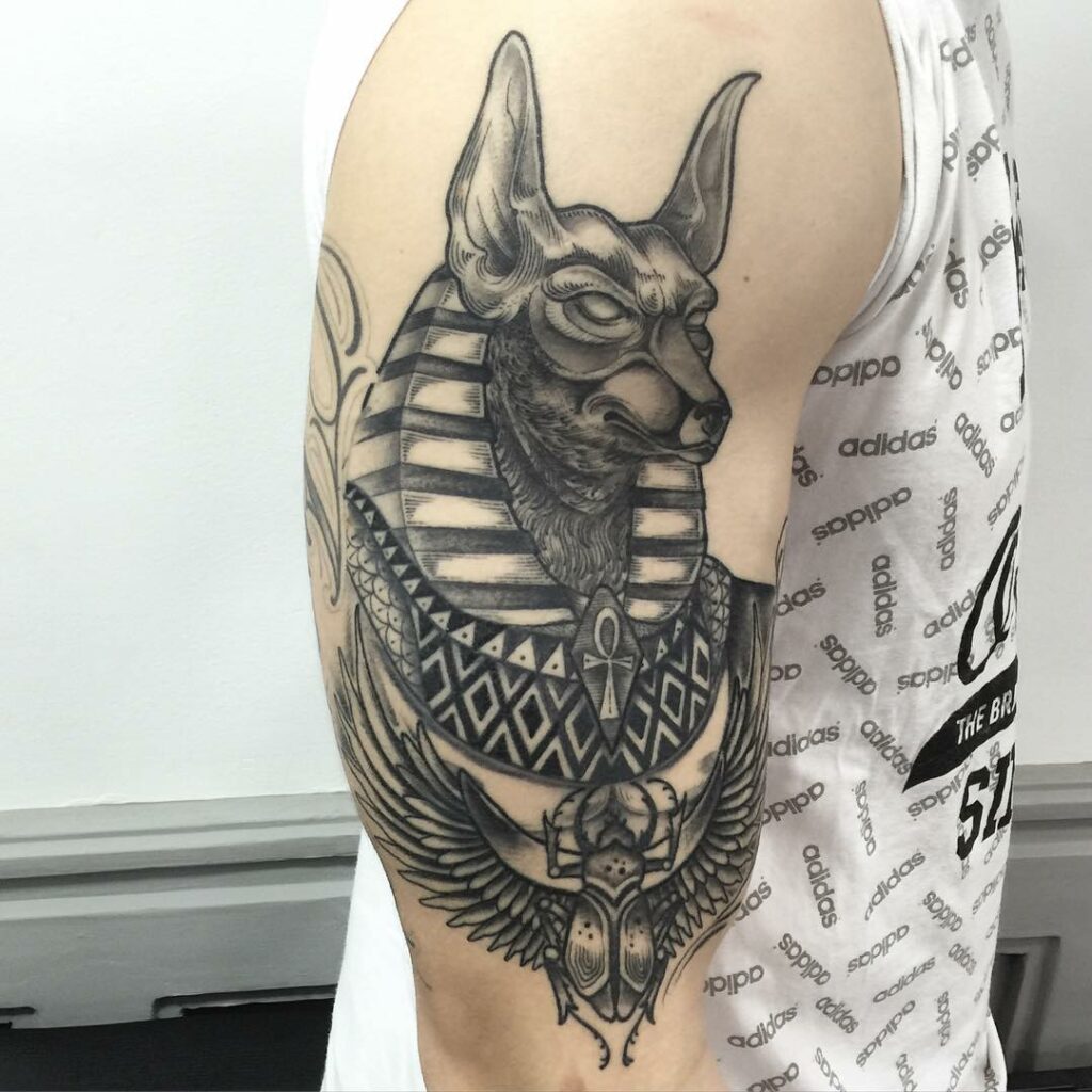 Tatuajes de Anubis: protector de los muertos 31 Tatuajes de Anubis: protector de los muertos 31