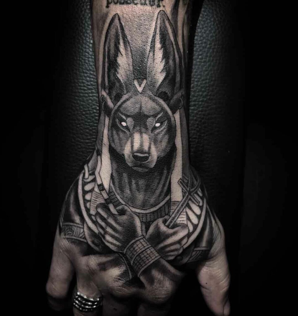 Tatuajes de Anubis: protector de los muertos 32 Tatuajes de Anubis: protector de los muertos 32