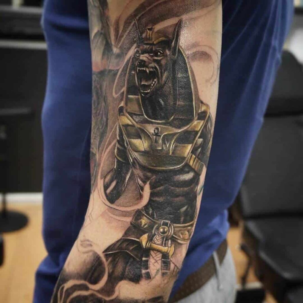 Tatuajes de Anubis: protector de los muertos 34 Tatuajes de Anubis: protector de los muertos 34