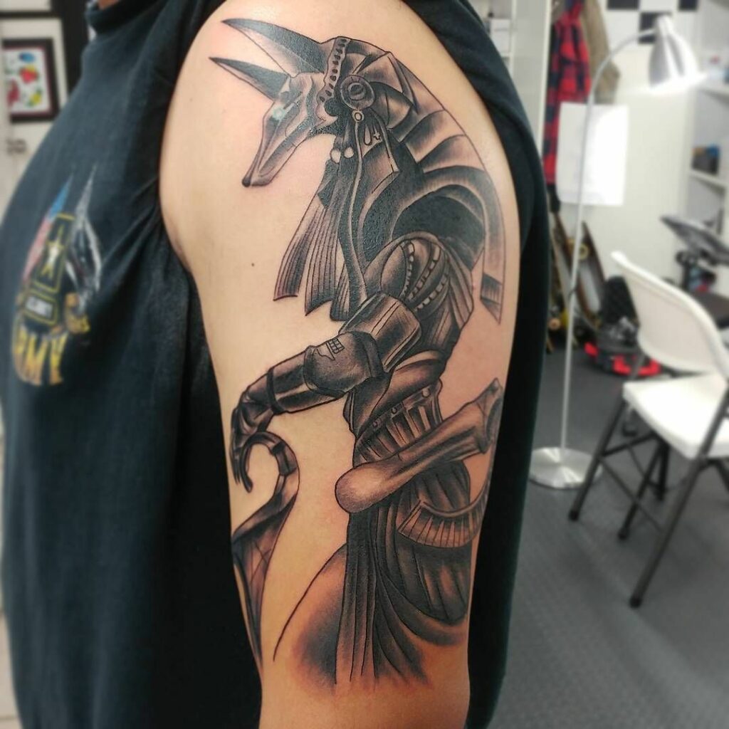 Tatuajes de Anubis: protector de los muertos 10 Tatuajes de Anubis: protector de los muertos 10