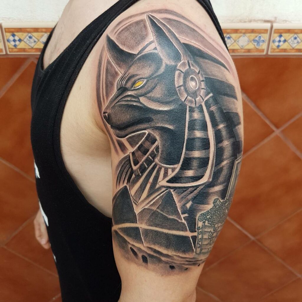 Tatuajes de Anubis: protector de los muertos 12 Tatuajes de Anubis: protector de los muertos 12