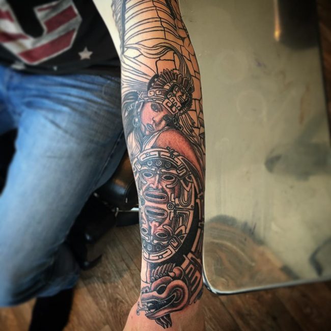 Tatuajes Mayas: la búsqueda incesante del conocimiento 53 Tatuajes Mayas: la búsqueda incesante del conocimiento 53