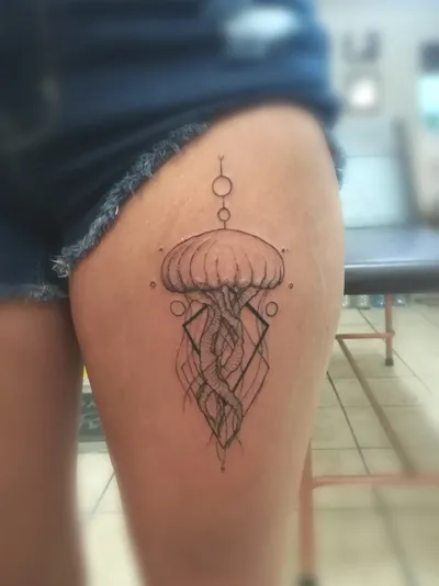 Tatuajes de Medusas: Diseños Únicos y Significados 22