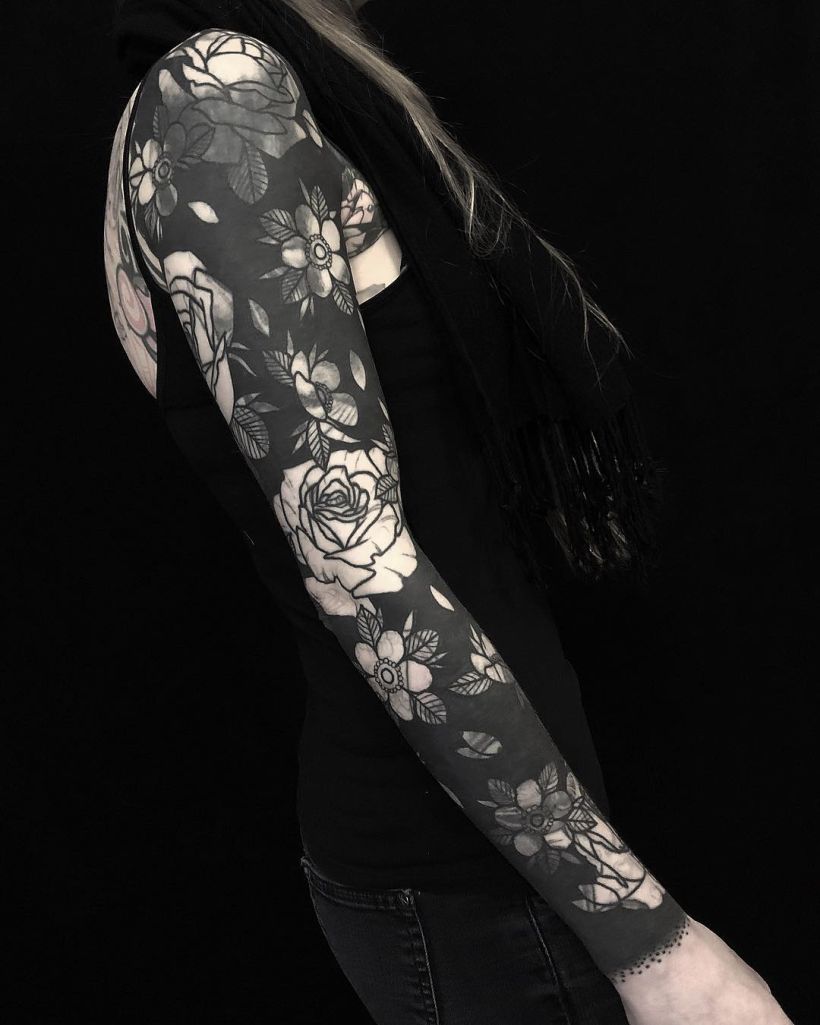 Tatuajes BlackOut: Rellenos en negro sólido 16