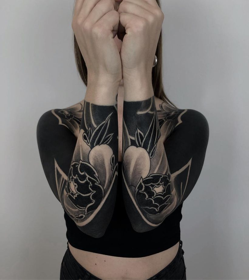 Tatuajes BlackOut: Rellenos en negro sólido 17