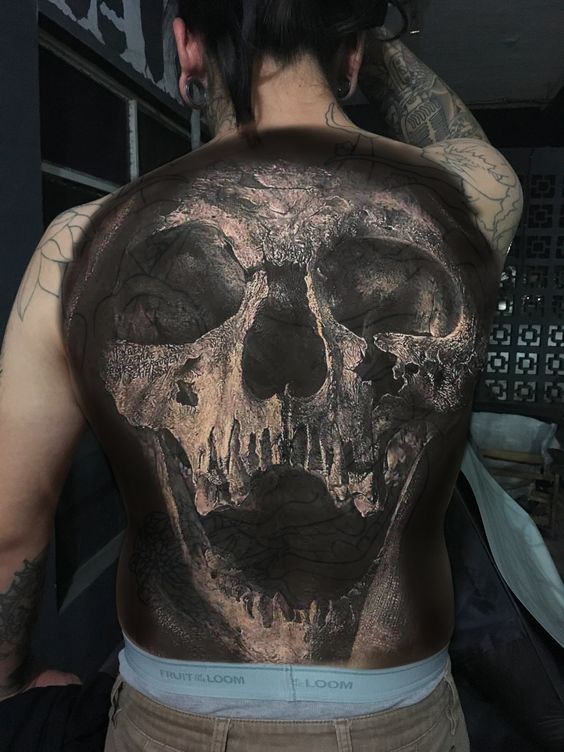 +42 Tatuajes de Calaveras: Ideas y Significados 24 +42 Tatuajes de Calaveras: Ideas y Significados 24