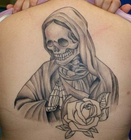 45 Mejores Tatuajes de la Santa Muerte con Significados 17