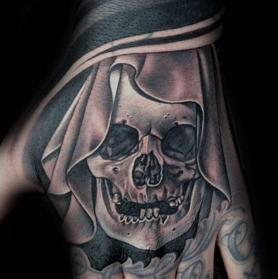 45 Mejores Tatuajes de la Santa Muerte con Significados 10